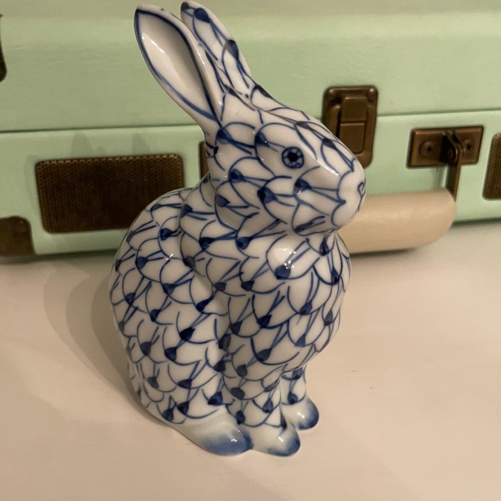 Reproduction blue bunny herend